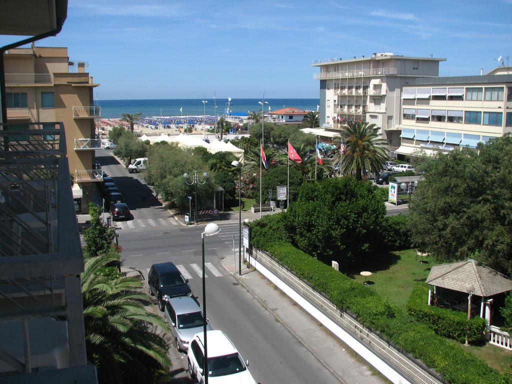Hotel Smeraldo Lido di Camaiore Exterior foto